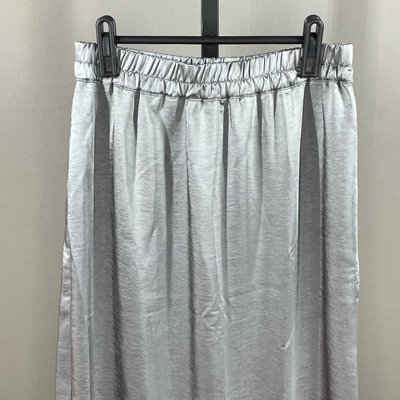 NEW Gap Skirt Womens Small gray satin pull on midi classic preppy holiday - Picture 2 of 9